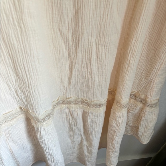 Bohemian Cream Listicle Button-up midi dress with Lace details in size medium - Picture 10 of 10